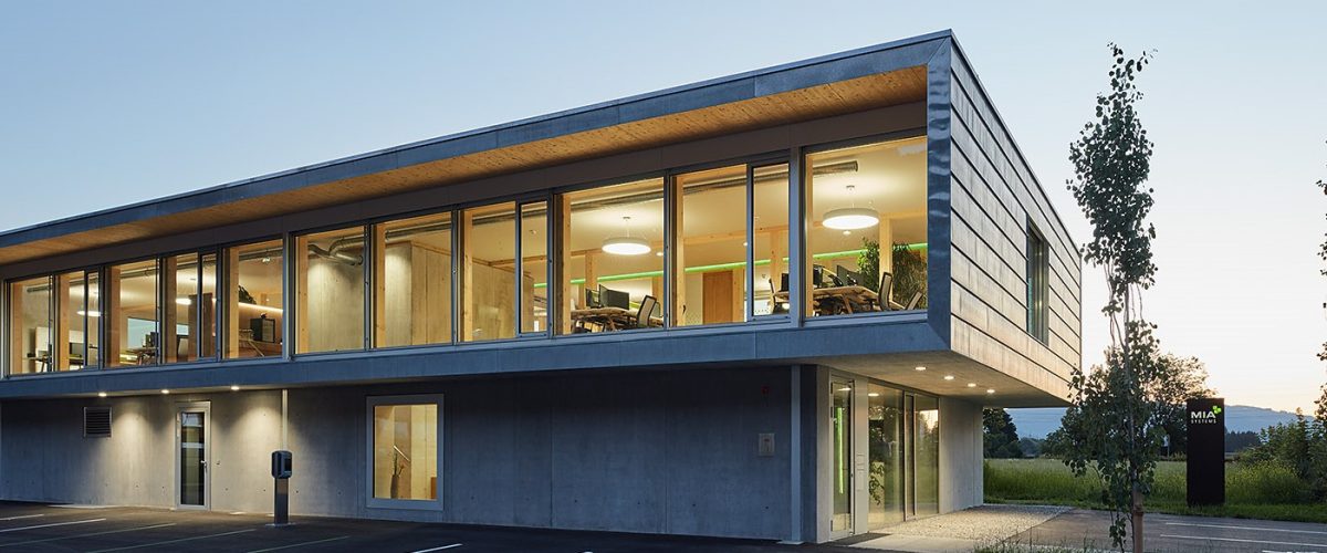 Modernes Firmengebäude von MIA Systems in Hohenems, Vorarlberg – Entwickler für Warehouse Management Systeme (WMS) und Logistiksoftware